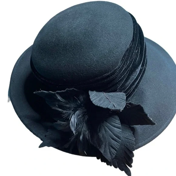 Fine Millinery | Accessories | Fine Millinery By August  display picture 2